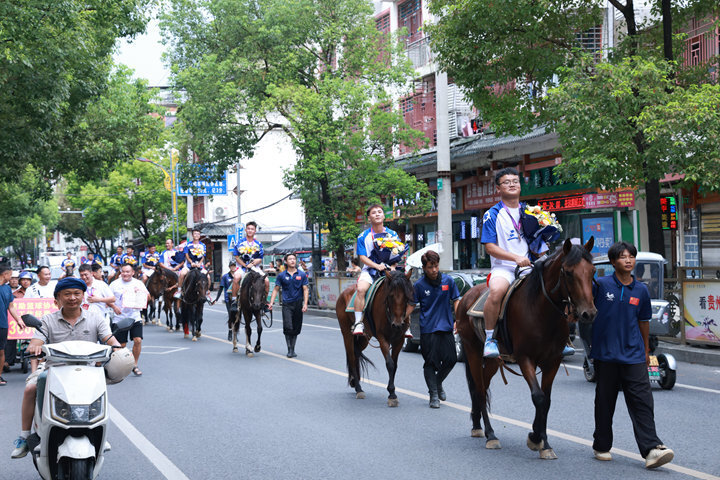 vEC, 篮球队受到, 日的季军争 vEC, 篮球队受到, 日的季军争